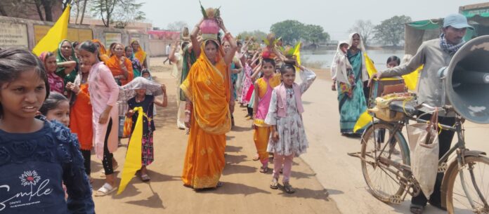 KALASH YATRA NIKALI GAI